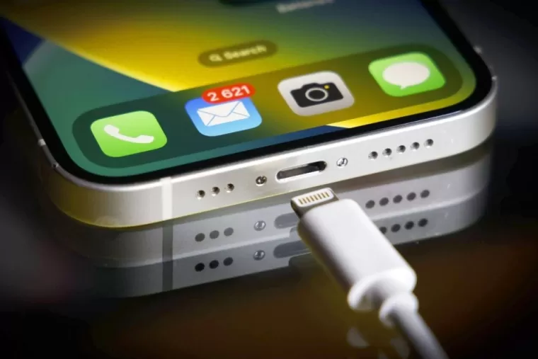 Réparation port de charge iPhone à Dax , Dax, SOS Phone