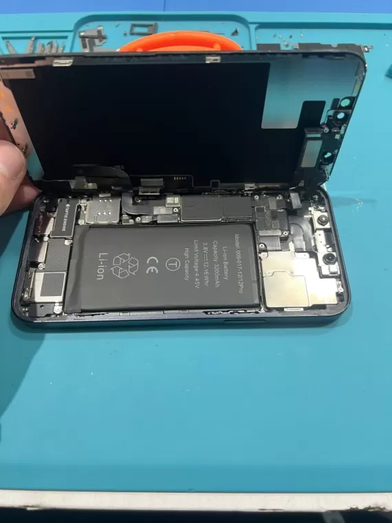 Réparation batterie iPhone à Saint-Paul-lès-Dax, Dax, SOS Phone