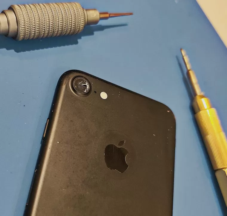 Réparation caméra arrière iPhone à Dax , Dax, SOS Phone